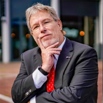 Alfred Blokhuizen, onderdeel van het presentatieteam